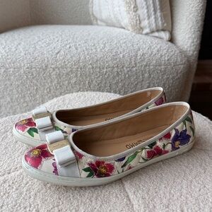 Salvatore Ferragamo Quilted Leather Slip On Vara Bow Ballet Flats floral Women 9